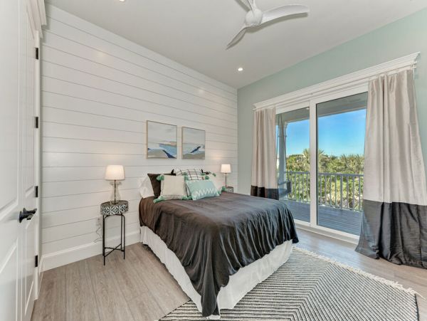 Holmes Beach Luxury Vacation Rental Four Bedrooms with Guest Suite