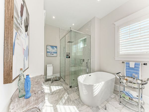 Holmes Beach Luxury Vacation Rental Four Bedrooms with Guest Suite