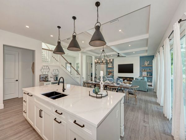 Holmes Beach Luxury Vacation Rental Four Bedrooms with Guest Suite