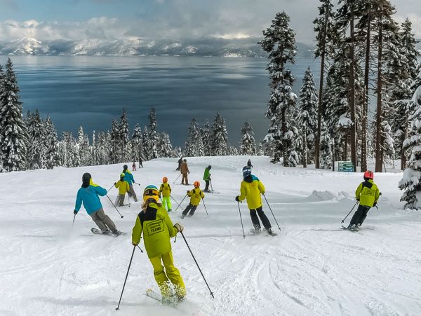 South Lake Tahoe 3 Bedroom Home with Loft Sleeps 10