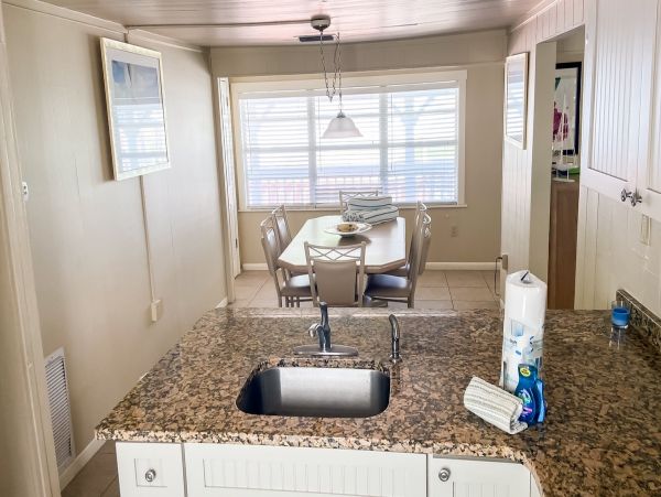 Vacation Rental Condo Short Walk to Beach Sleeps 6
