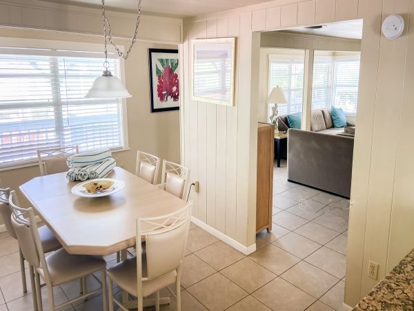 Vacation Rental Condo Short Walk to Beach Sleeps 6