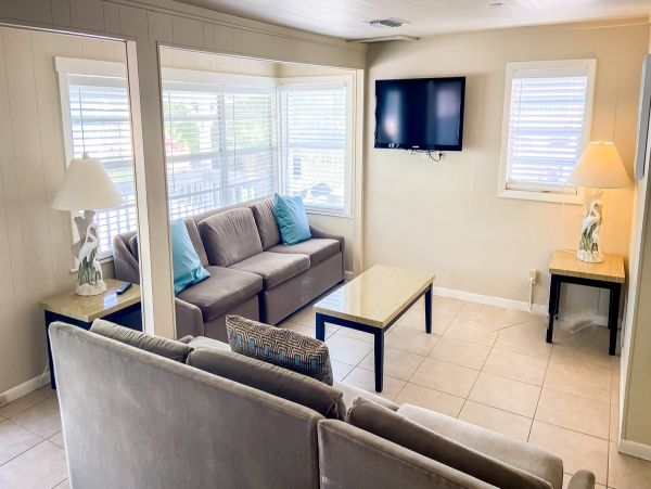 Vacation Rental Condo Short Walk to Beach Sleeps 6