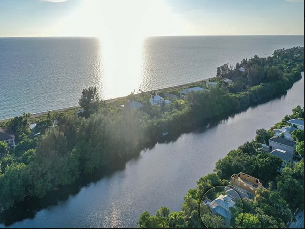 Lagoon Residence a mile from Turtle Beach
