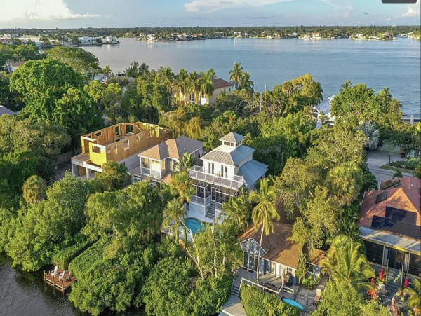 Lagoon Residence a mile from Turtle Beach