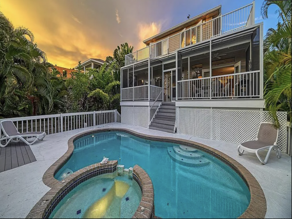Lagoon Residence a mile from Turtle Beach