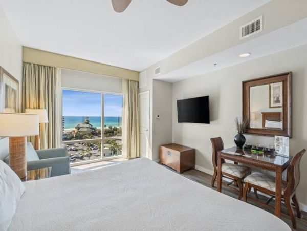 Beautiful Beachfront Studio with Full Ocean Views in Miramar Beach