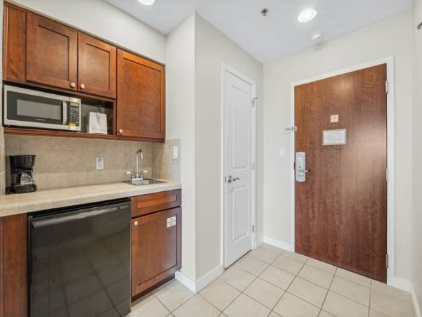Beautiful Beachfront Studio with Full Ocean Views in Miramar Beach