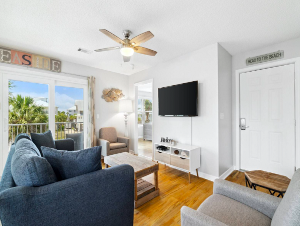Three Bedroom Rental 100 yards from the beach