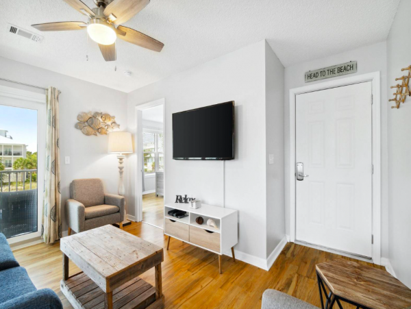 Three Bedroom Rental 100 yards from the beach