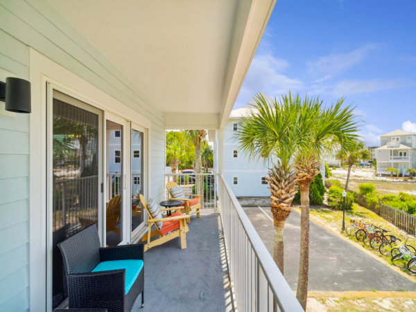Three Bedroom Rental 100 yards from the beach
