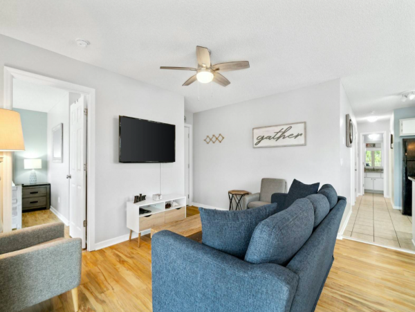 Three Bedroom Rental 100 yards from the beach
