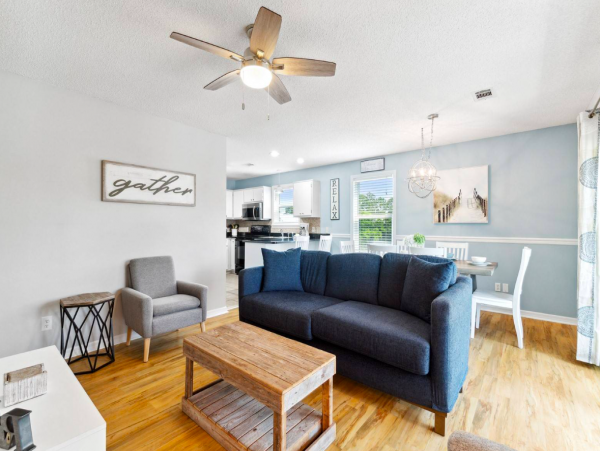 Three Bedroom Rental 100 yards from the beach