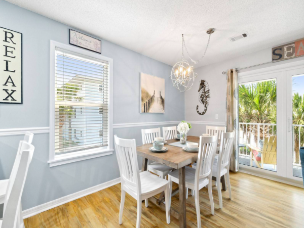 Three Bedroom Rental 100 yards from the beach
