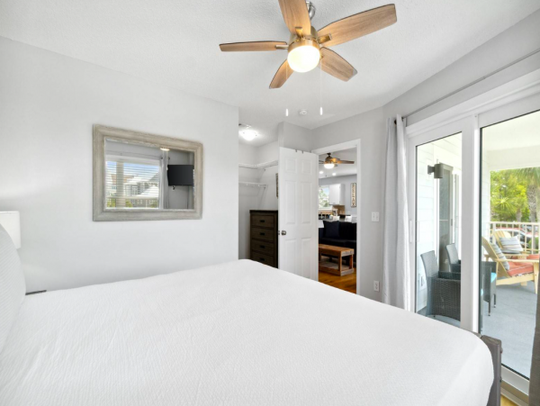 Three Bedroom Rental 100 yards from the beach
