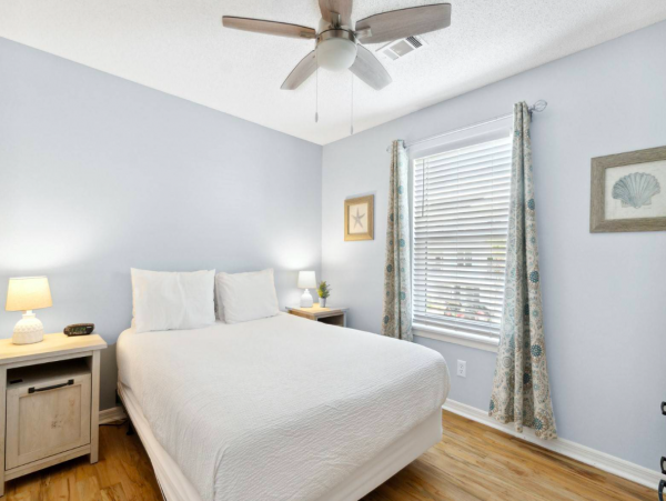 Three Bedroom Rental 100 yards from the beach