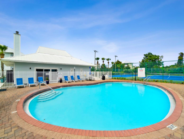 Three Bedroom Rental 100 yards from the beach