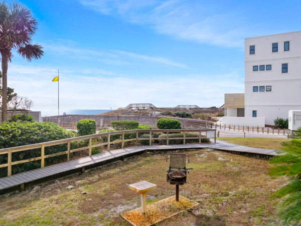 Three Bedroom Rental 100 yards from the beach