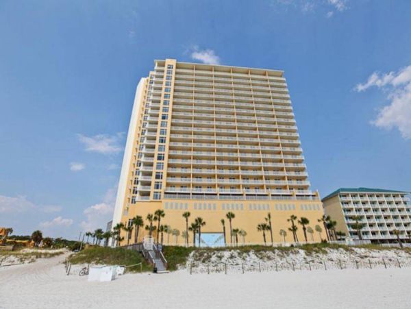 Stunning Three Bedrooms Condo With Amazing Ocean Views