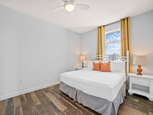 Stunning Three Bedrooms Condo With Amazing Ocean Views