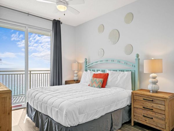 Stunning Three Bedrooms Condo With Amazing Ocean Views