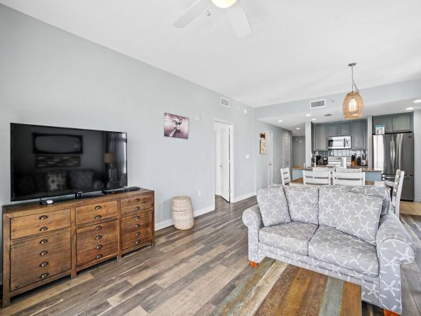 Stunning Three Bedrooms Condo With Amazing Ocean Views