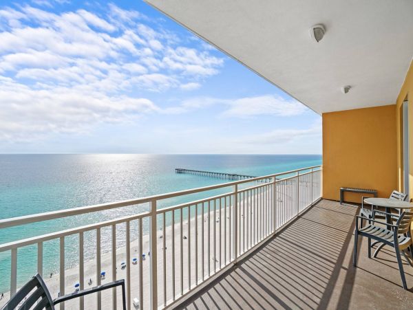 Stunning Three Bedrooms Condo With Amazing Ocean Views