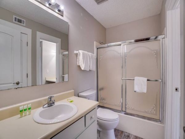 Cozy Vacation Rental with 2 Bedrooms in Panama City Beach