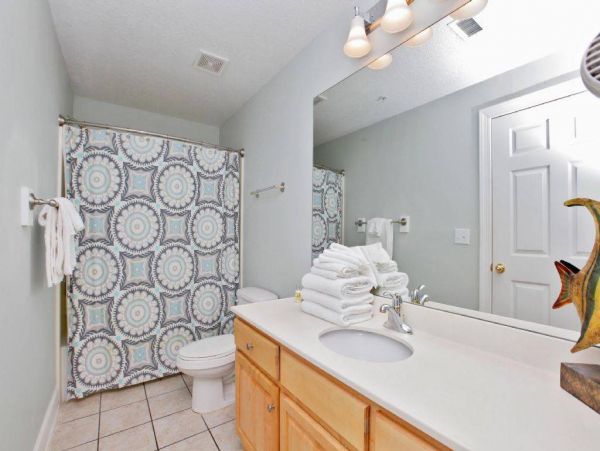Lovely Three Bedroom Beach Condo Sleeps 8