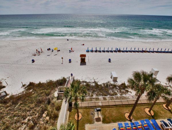 Lovely Three Bedroom Beach Condo Sleeps 8