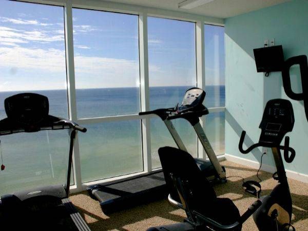 Lovely Three Bedroom Beach Condo Sleeps 8