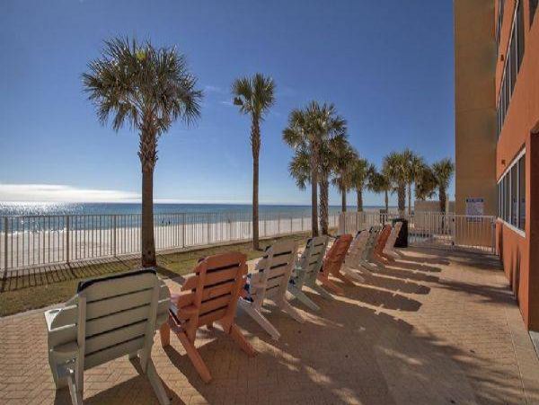 Lovely Three Bedroom Beach Condo Sleeps 8