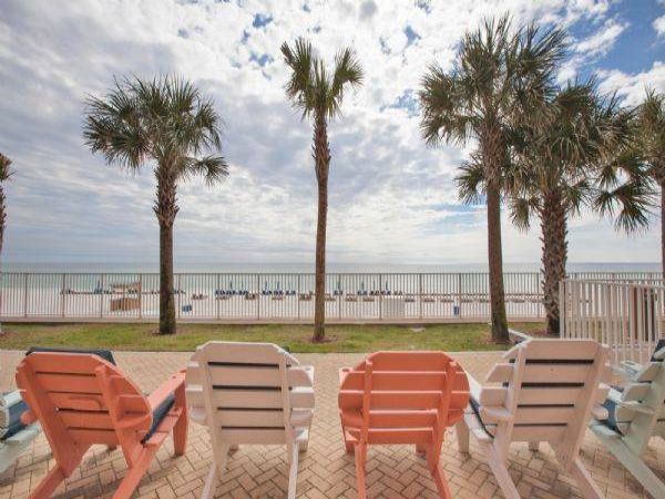 Lovely Three Bedroom Beach Condo Sleeps 8