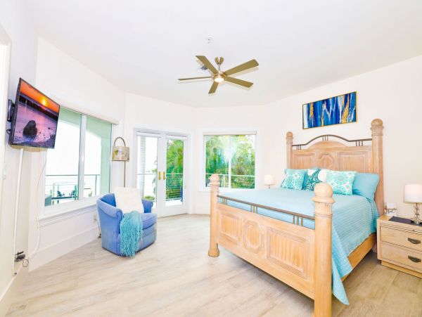 Captiva Bayfront Home with Boat Dock - Walk to Beach