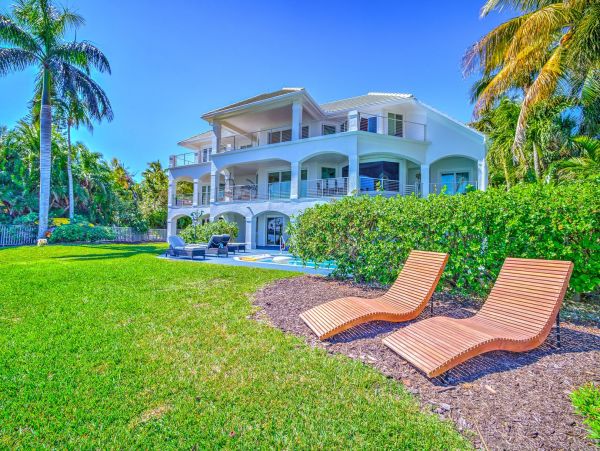 Captiva Bayfront Home with Boat Dock - Walk to Beach