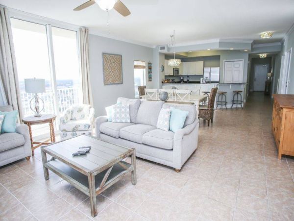 Oceanfront Condominium Sleeps 12