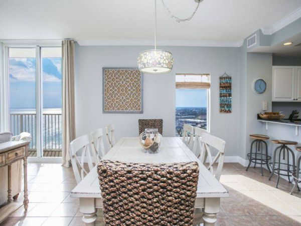 Oceanfront Condominium Sleeps 12