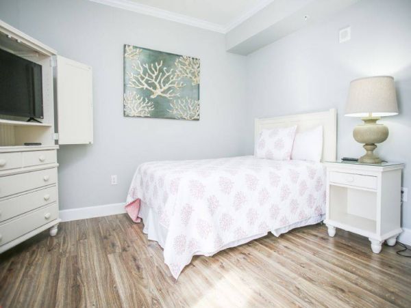 Oceanfront Condominium Sleeps 12