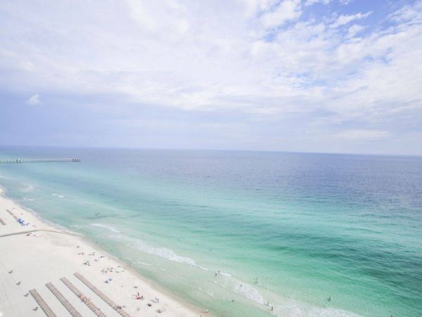 Oceanfront Condominium Sleeps 12