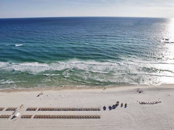 Oceanfront Condominium Sleeps 12