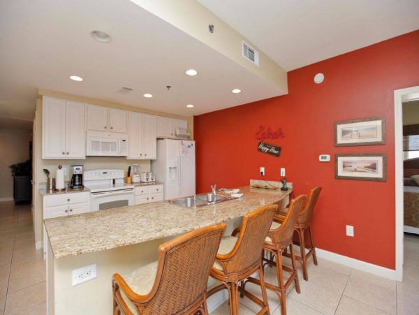 Oceanfront Condominium Sleeps 11