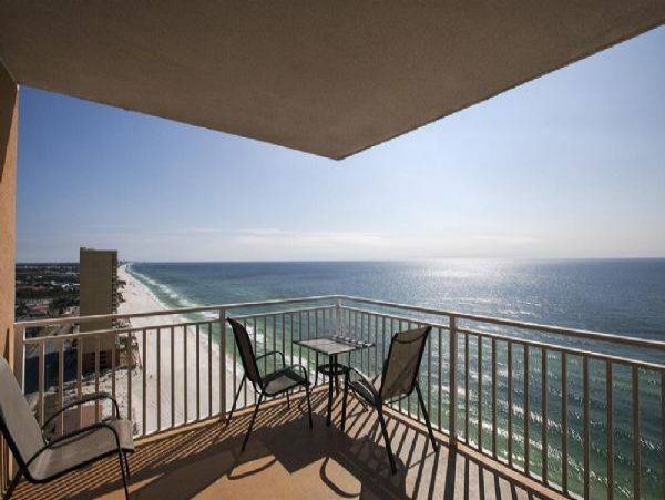 Oceanfront Condominium Sleeps 11