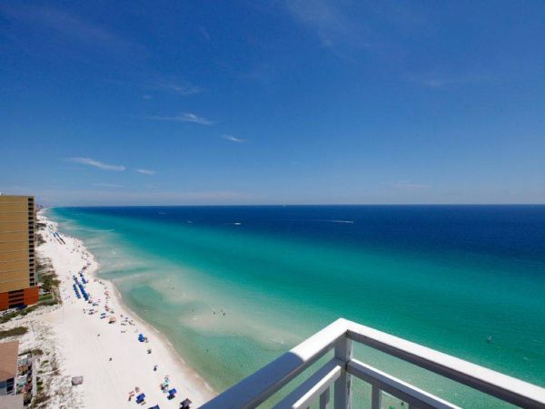 Oceanfront Condominium Sleeps 11
