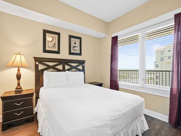 Charming Gulf-Front Escape - 2 Bedrooms + Bunk Nook in Panama City Beach