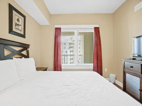 Charming Gulf-Front Escape - 2 Bedrooms + Bunk Nook in Panama City Beach