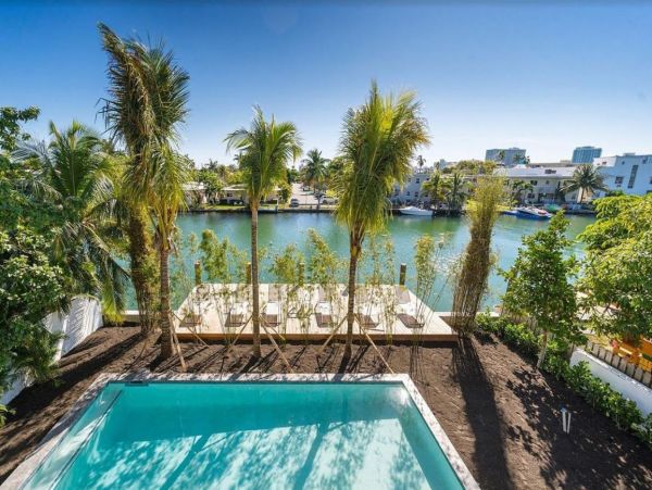 Four Bedrooms Luxury Vacation Home in Miami Beach
