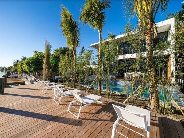 Four Bedrooms Luxury Vacation Home in Miami Beach