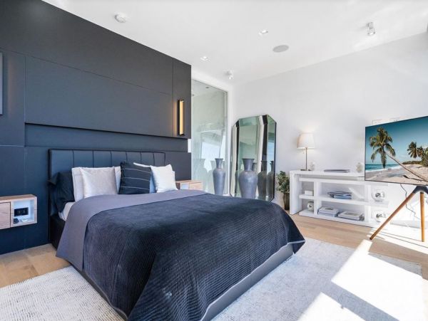 Four Bedrooms Luxury Vacation Home in Miami Beach