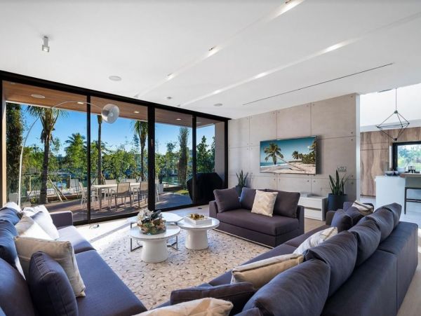 Four Bedrooms Luxury Vacation Home in Miami Beach