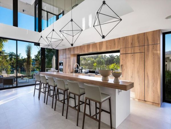 Four Bedrooms Luxury Vacation Home in Miami Beach